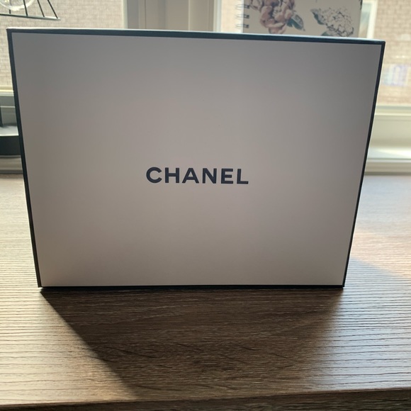 CHANEL EMPTY BOX - Picture 5 of 6